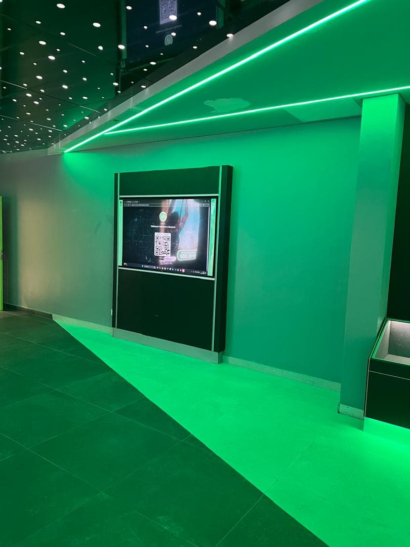Glo AI Chatbot & Motion Interactive Wall - Image 2